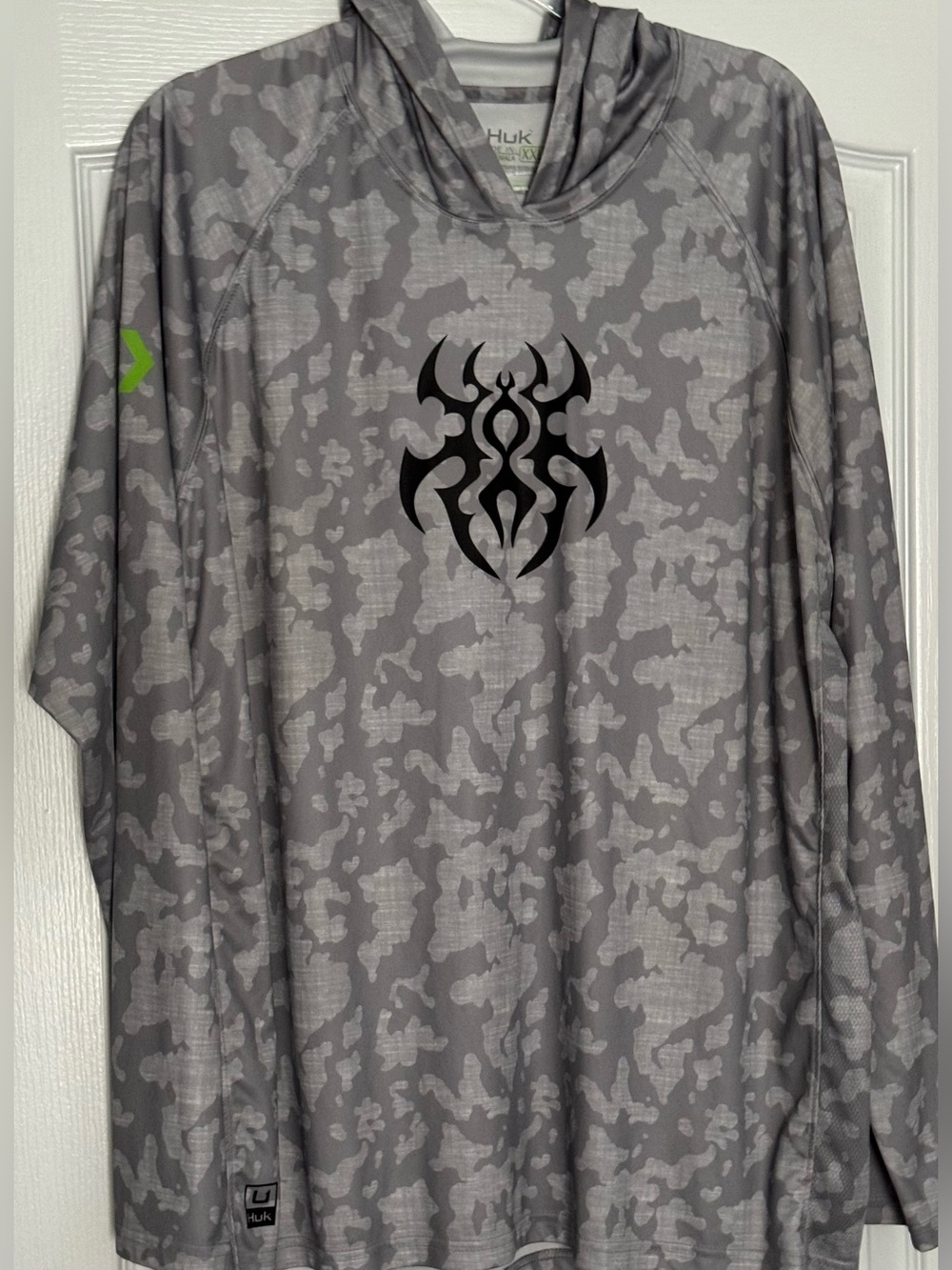 HUK Men’s Fishing Hoodie Gray Camo Daiwa Logo XXL